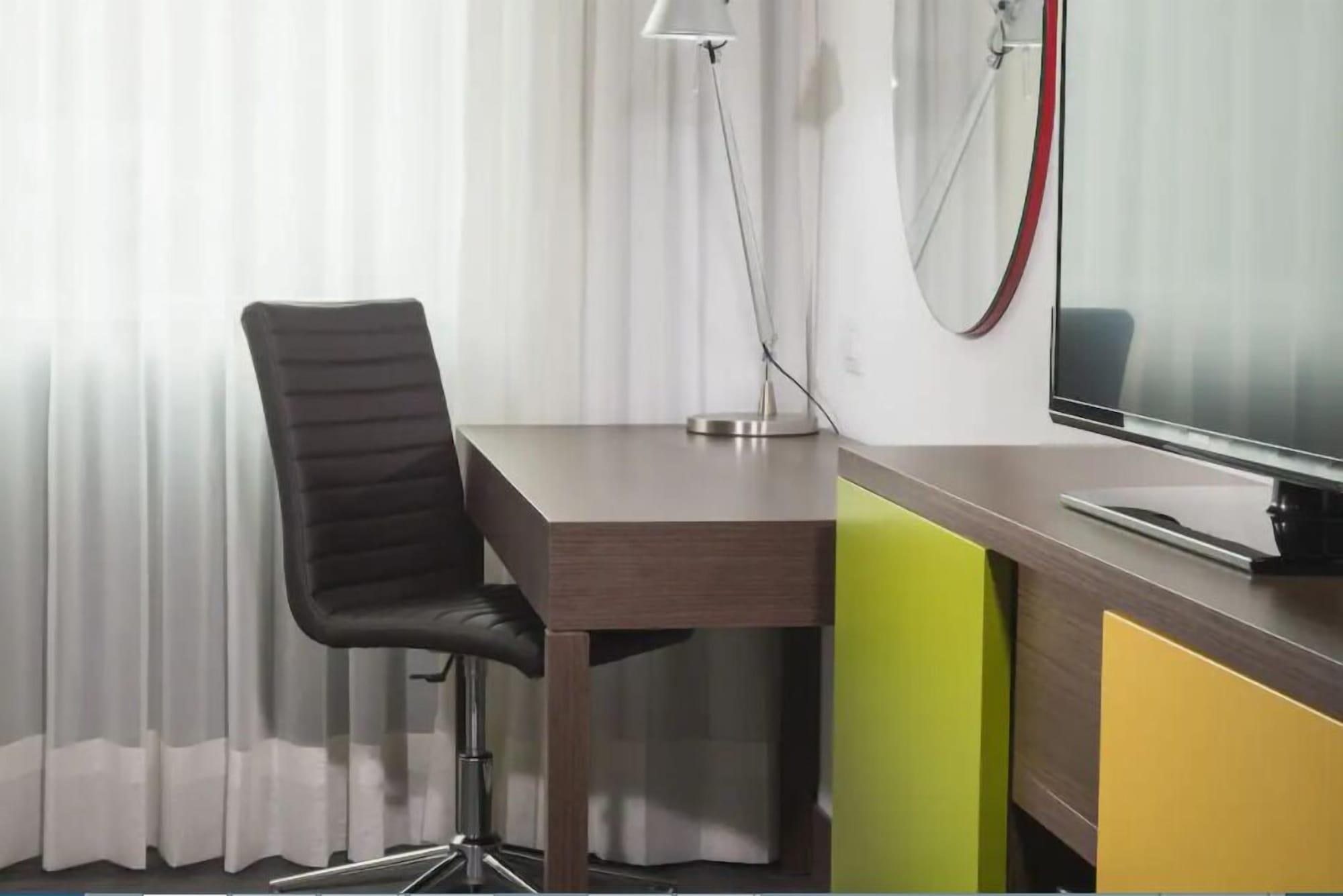 Hampton By Hilton Yopal Hotel Ngoại thất bức ảnh