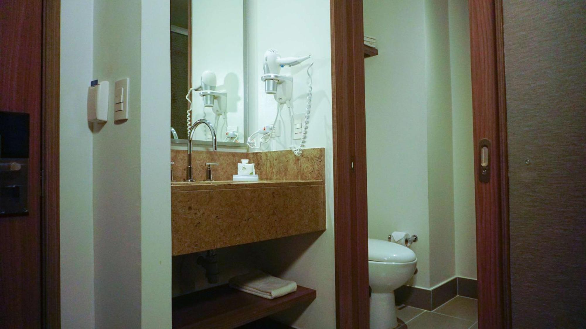 Hampton By Hilton Yopal Hotel Ngoại thất bức ảnh